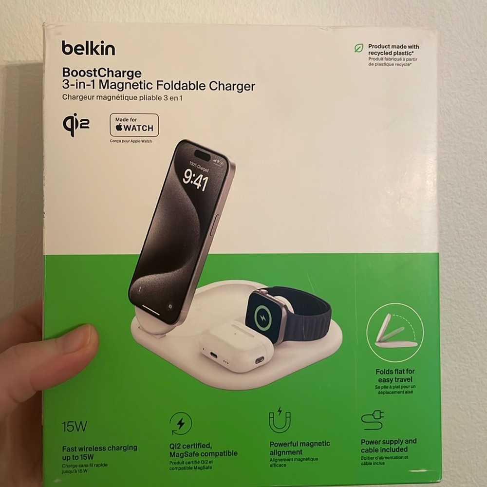 NEW Belkin BoostCharge 3-in-1 Magnetic Foldable Charger